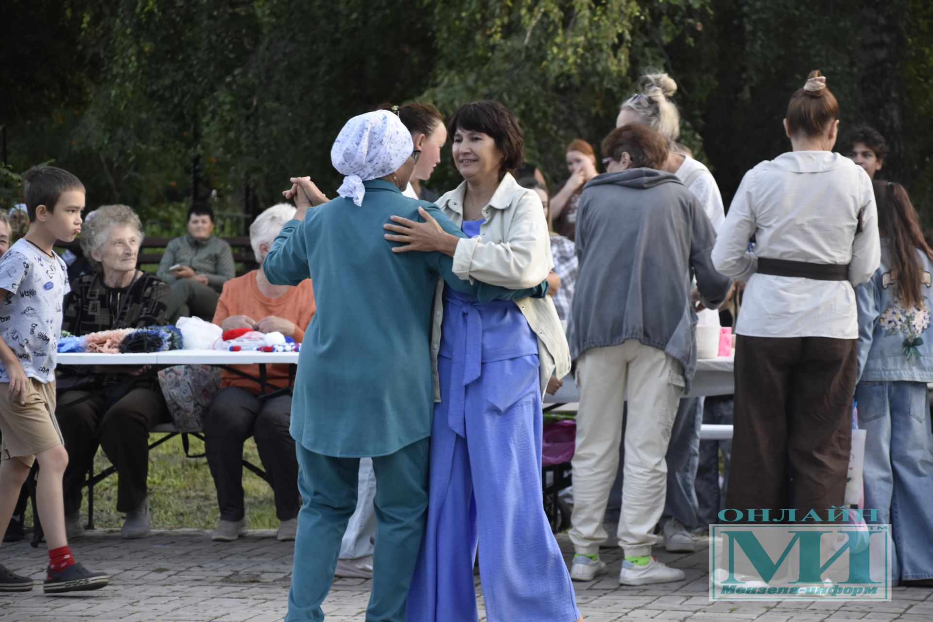Праздник «Күршеләр» собрал жителей в парке Победы города Мензелинска