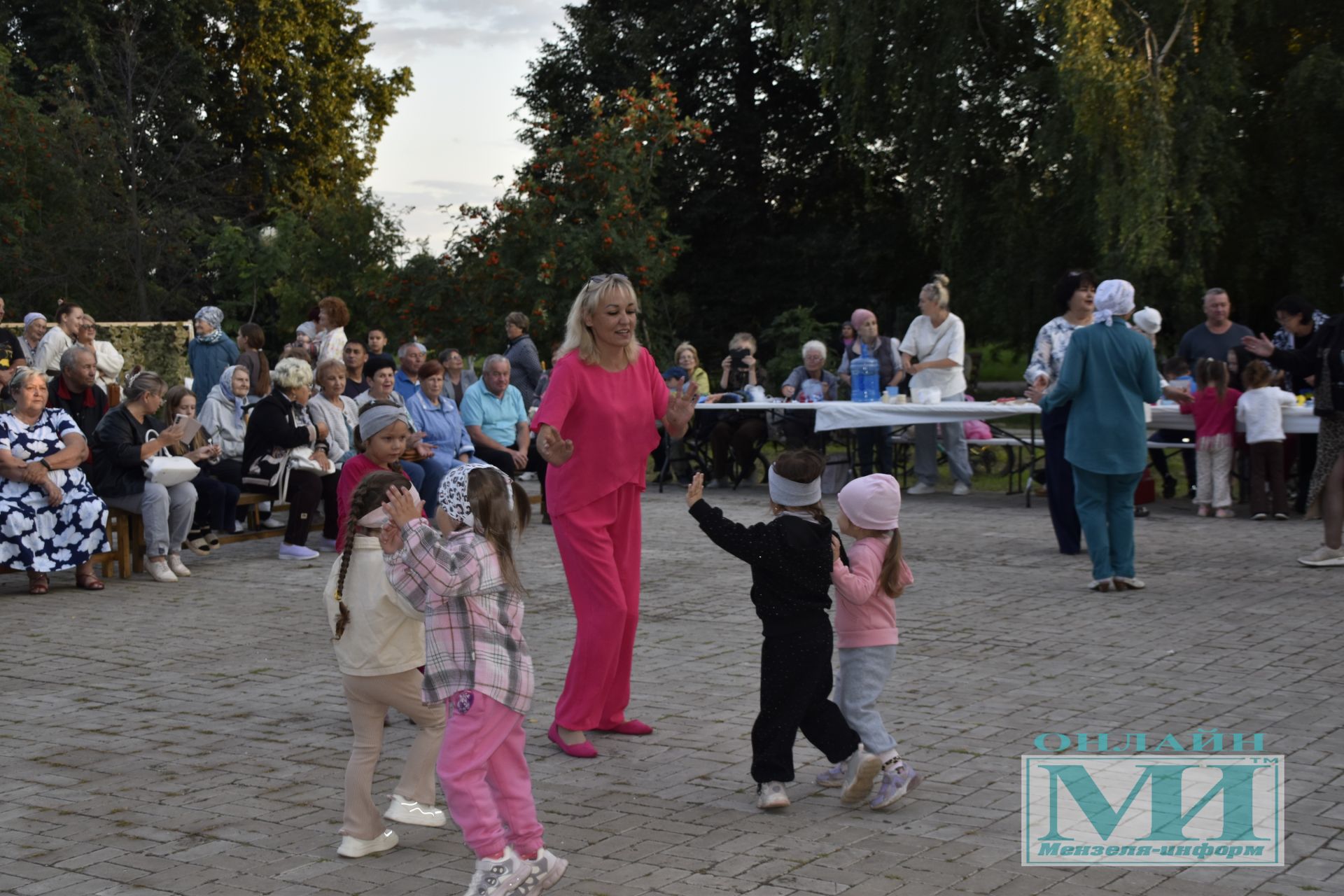 Праздник «Күршеләр» собрал жителей в парке Победы города Мензелинска