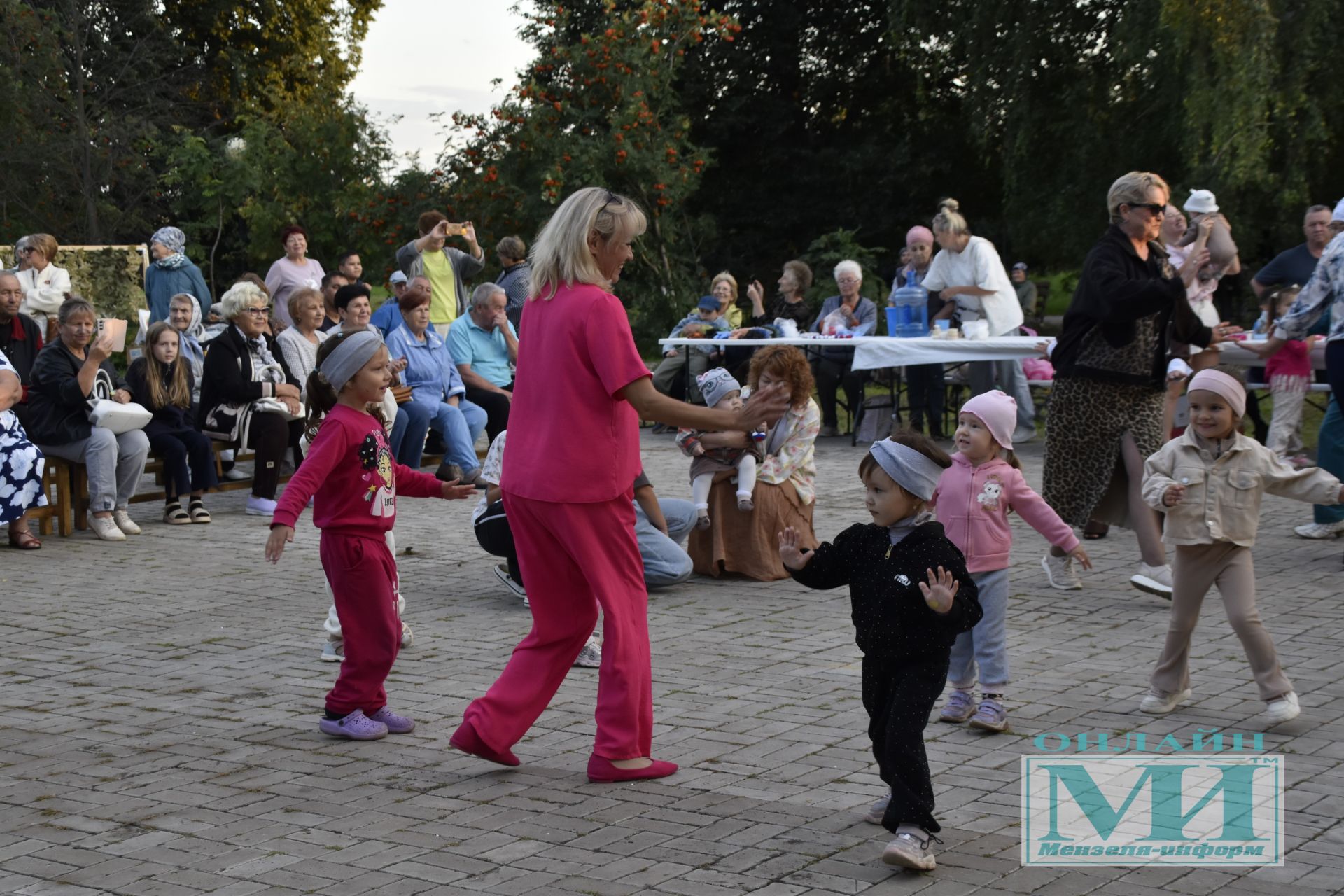 Праздник «Күршеләр» собрал жителей в парке Победы города Мензелинска