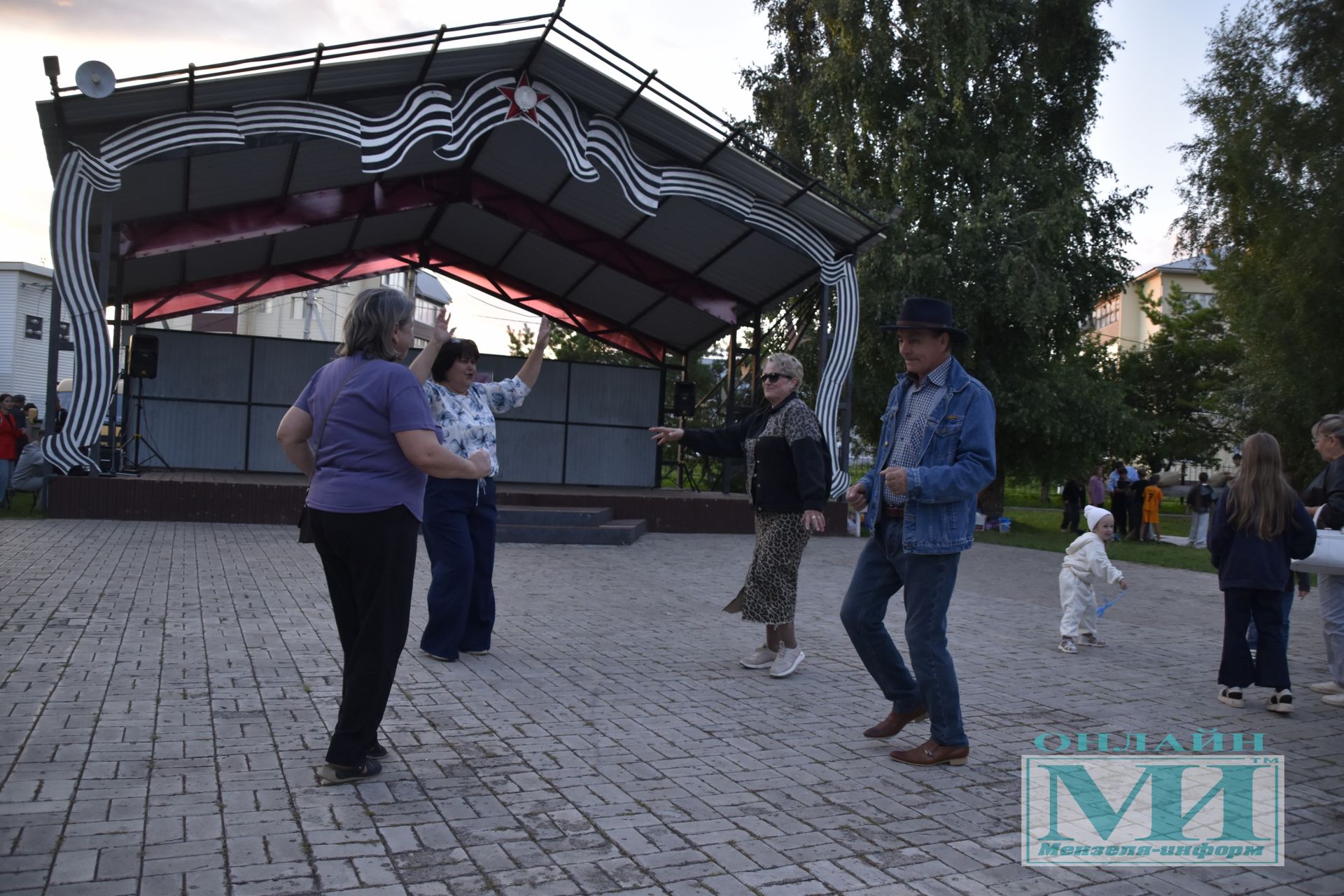Праздник «Күршеләр» собрал жителей в парке Победы города Мензелинска