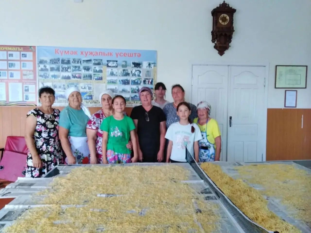 Жители села Атрякли приготовили домашнюю лапшу для участников СВО