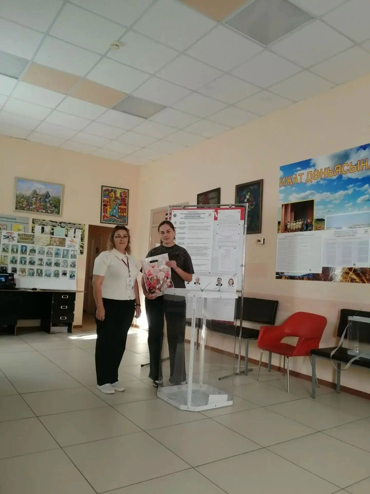 Минзәләдә яшьләр рәхәтләнеп Россия Дәүләт Думасы депутатларын сайлауларда катнашалар