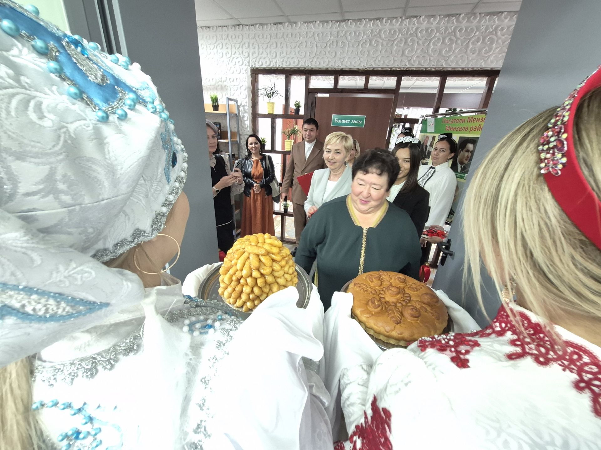 Минзәлә районының Тауасты Байлар мәдәният йортында яңа буын китапханәсе ачылды
