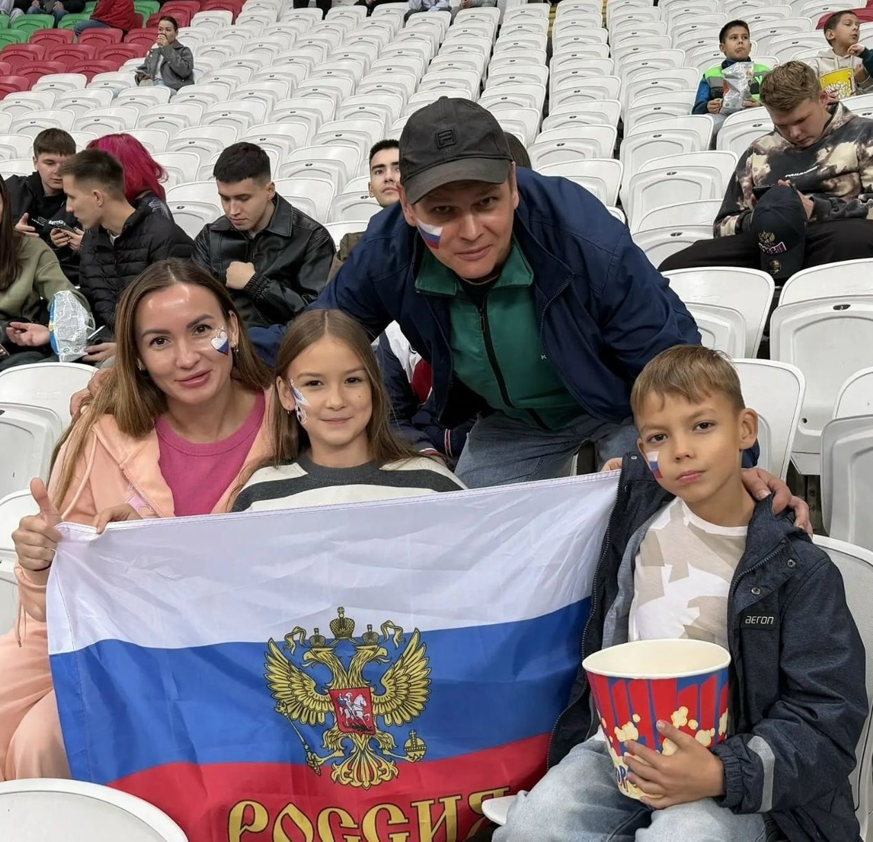 Ситдиковы из Мензелинска съездили на матч Россия — Иран