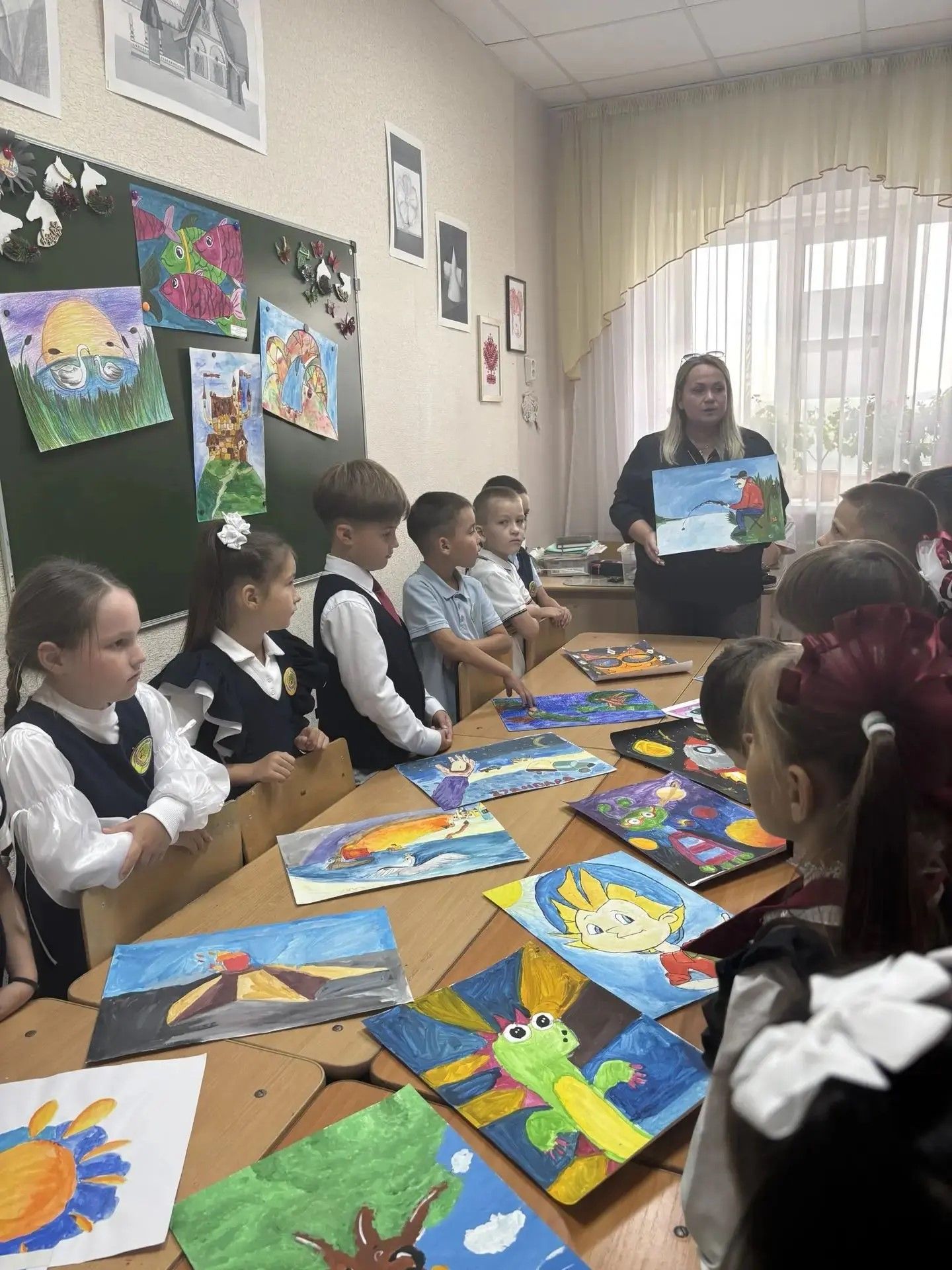 Первоклассники СОШ № 3 побывали на экскурсии в Доме детского творчества