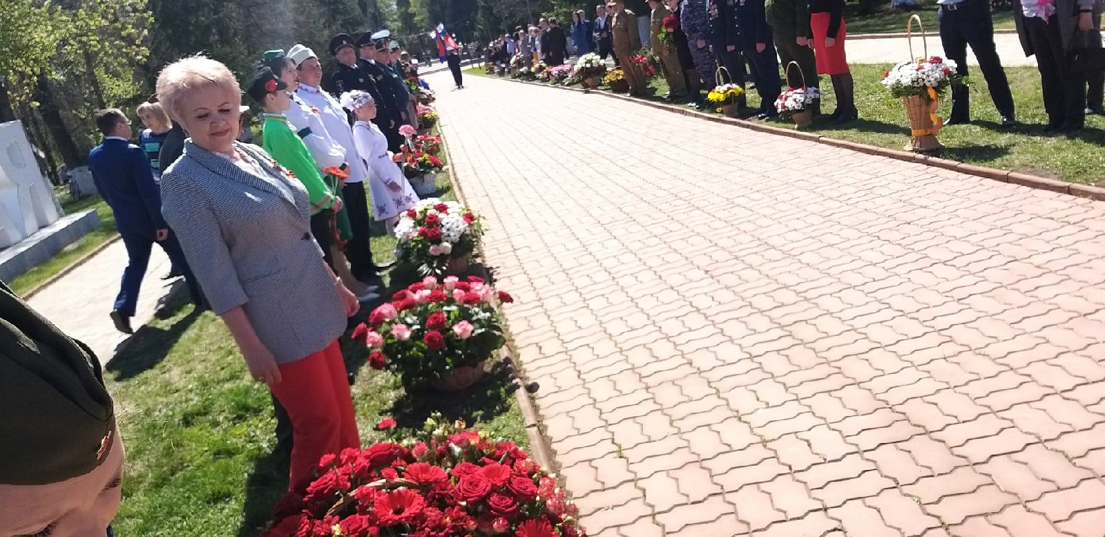 Первый фоторепортаж с митинга Победы в парке имени Ленина Мензелинска