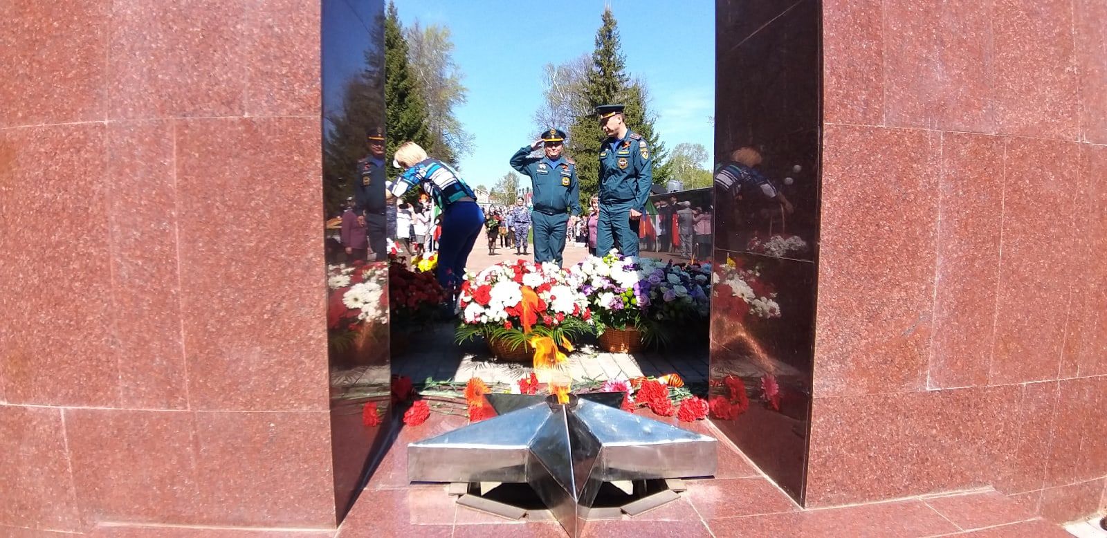 Первый фоторепортаж с митинга Победы в парке имени Ленина Мензелинска