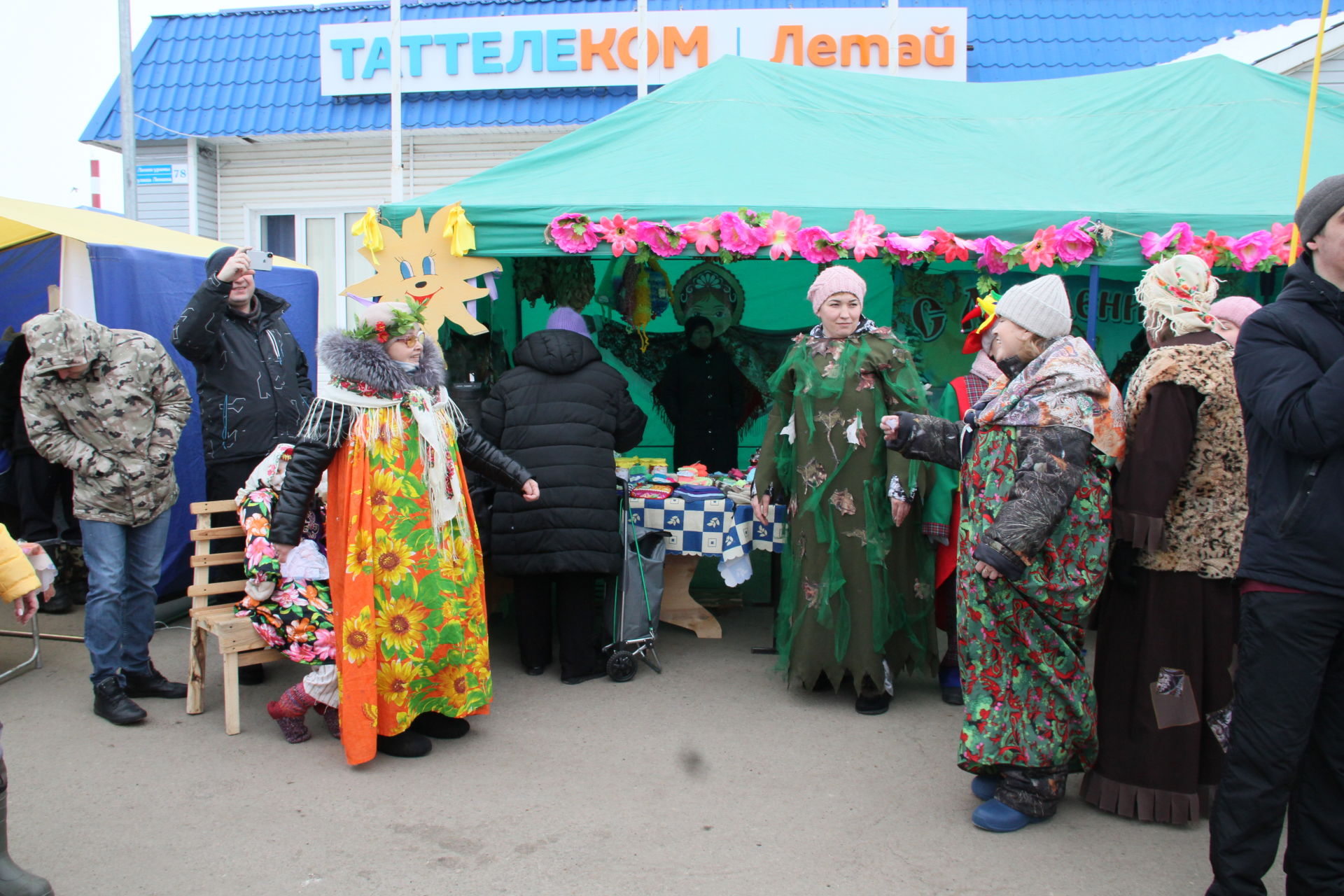 Ярмарка в Мензелинске, посвященная Международному женскому дню и Масленице