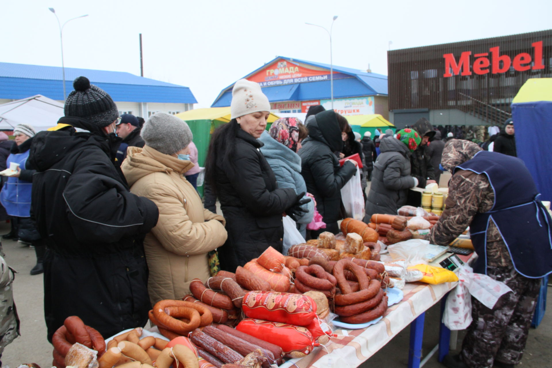 Ярмарка в Мензелинске, посвященная Международному женскому дню и Масленице