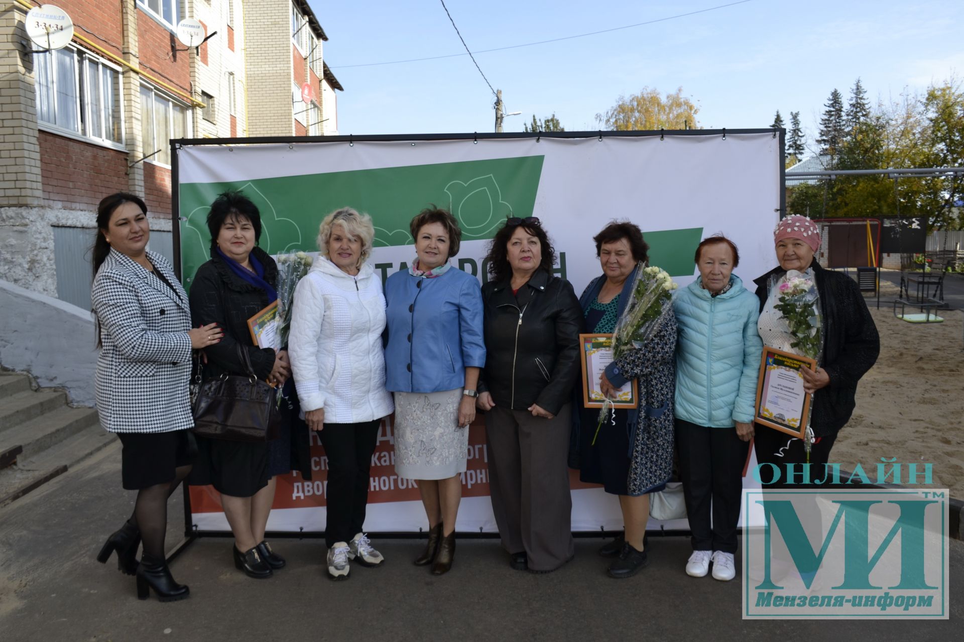 Жители ул. Люксембург д.102, 104 очень рады изменениям  во дворе