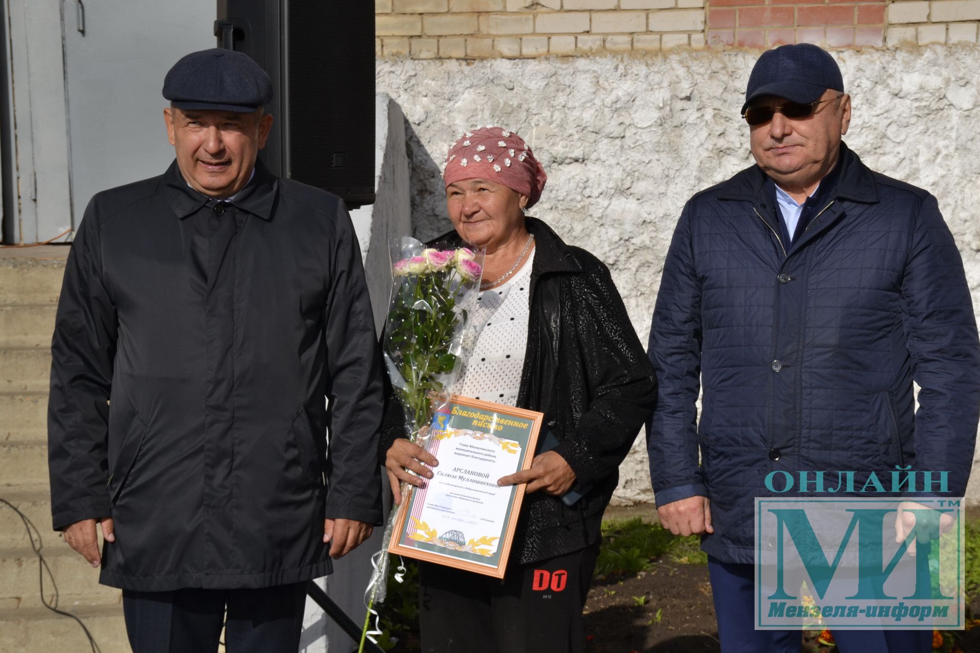 Жители ул. Люксембург д.102, 104 очень рады изменениям  во дворе