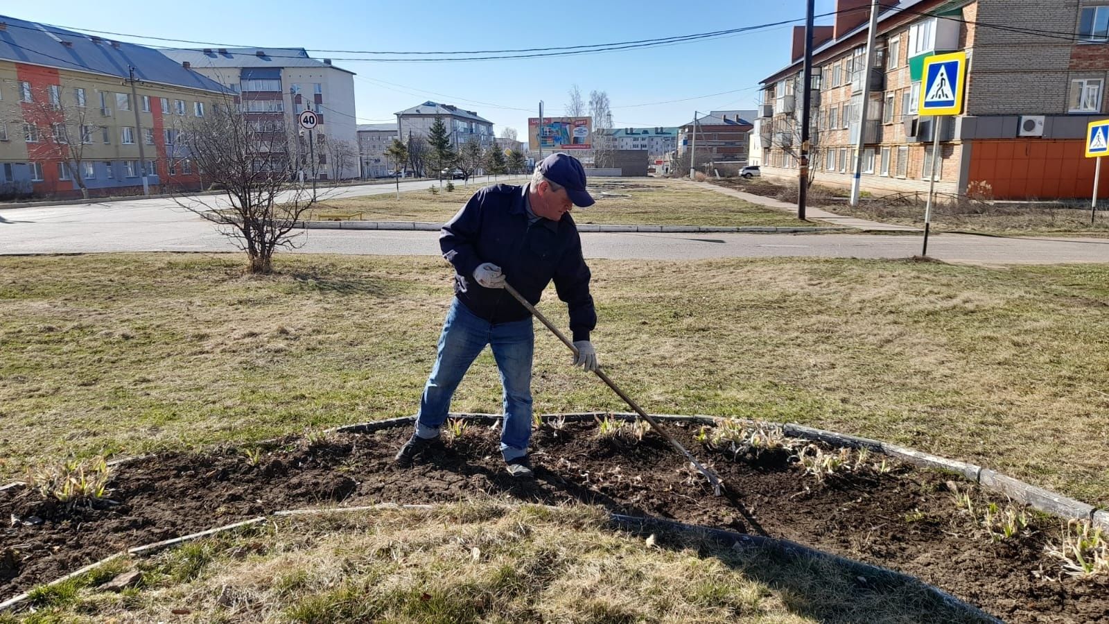 Мензелинцы ударно поработали в санитарно-экологическом двухмесячнике