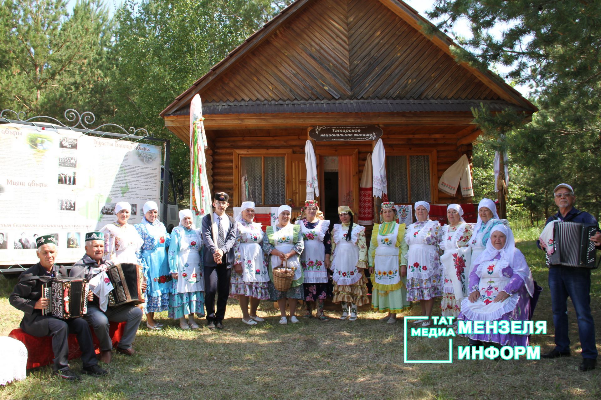 Театрализованное представление на мензелинском Сабантуе