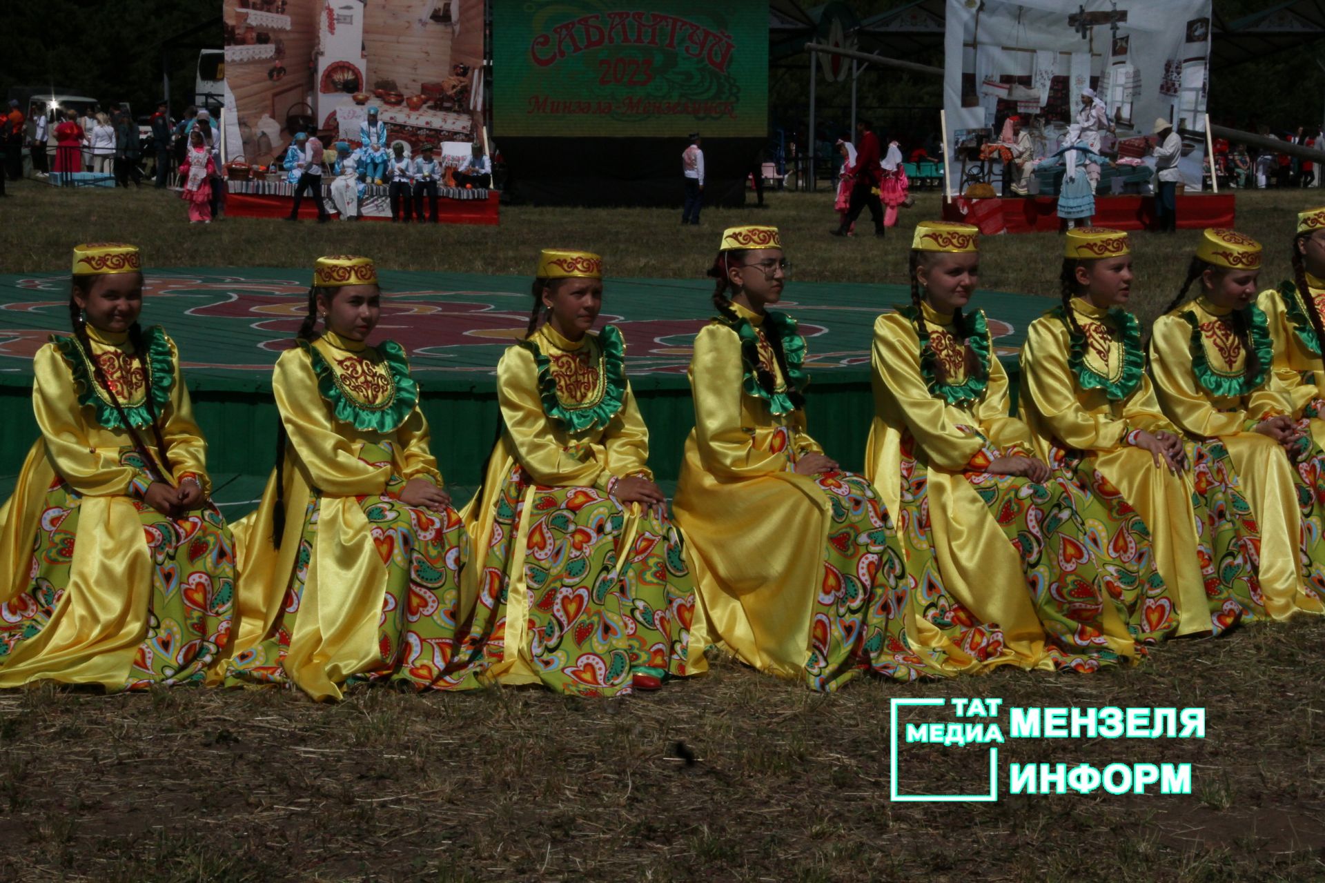 Театрализованное представление на мензелинском Сабантуе