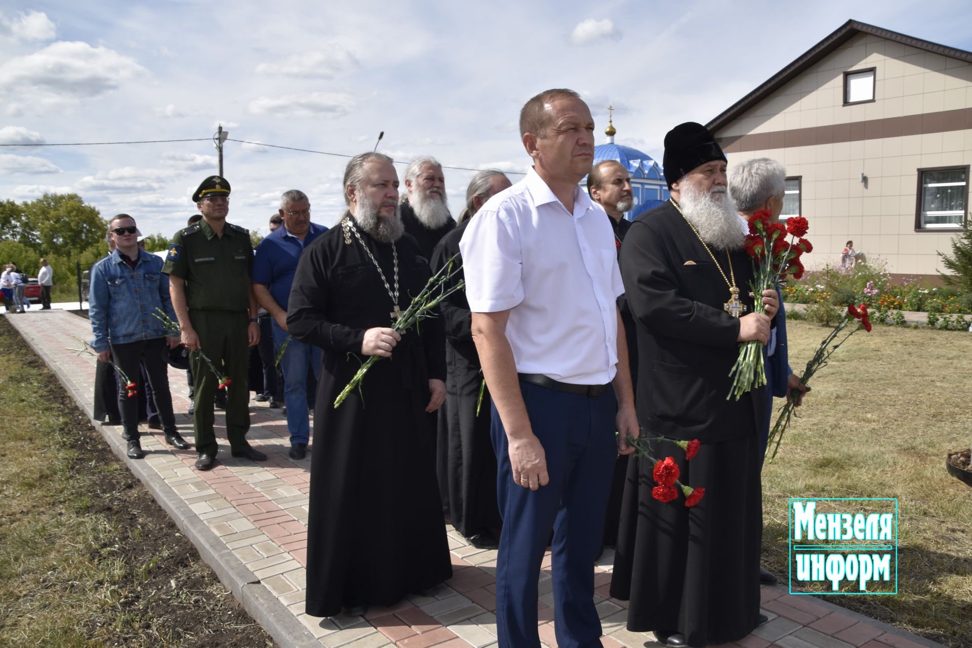 Мензелинец Егор Юдин этим памятником воздал дань уважения своим сверстникам