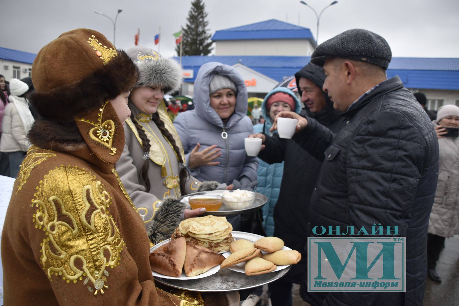 Мгновения праздничной ярмарки в Мензелинске