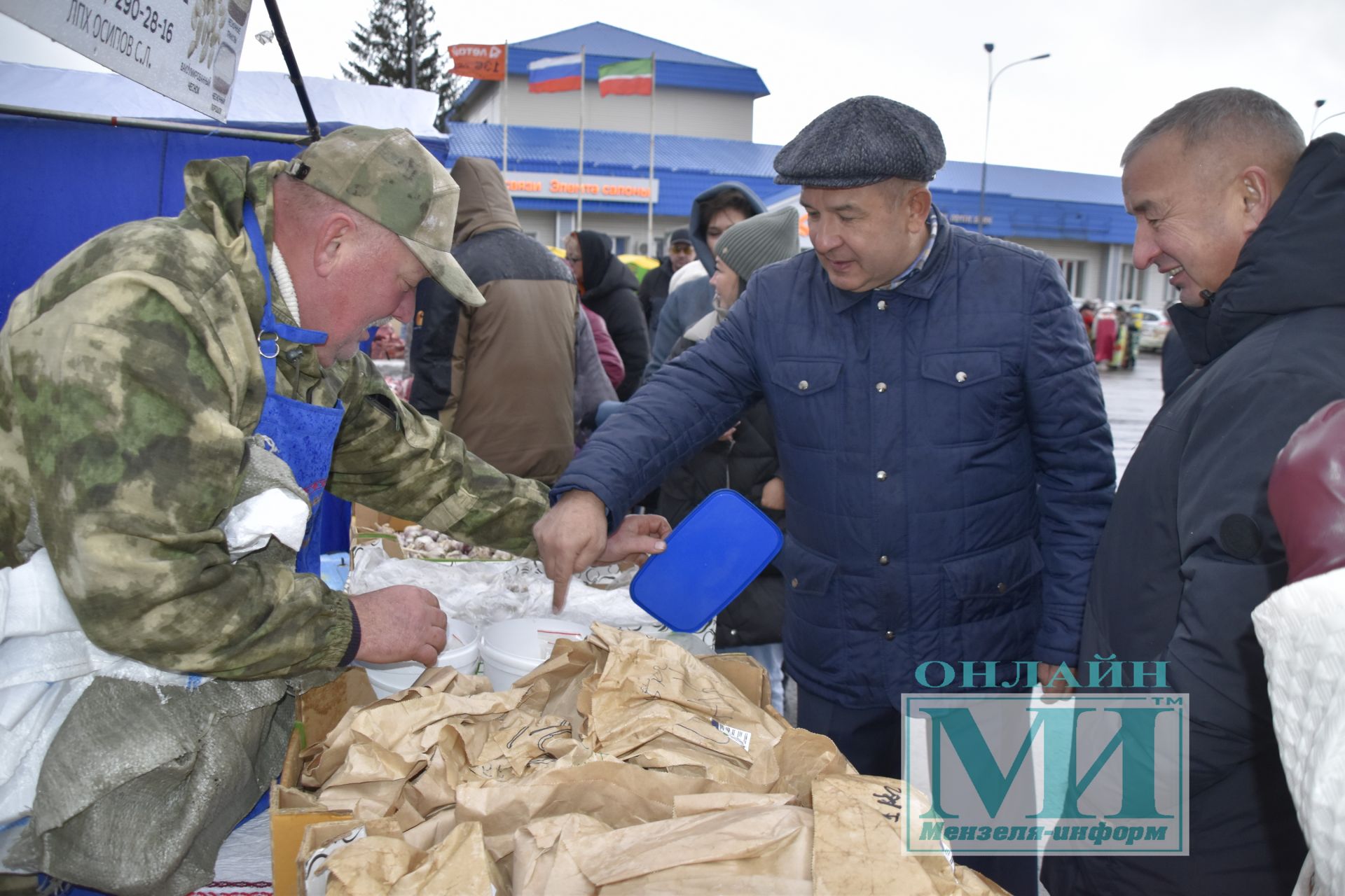 Мгновения праздничной ярмарки в Мензелинске