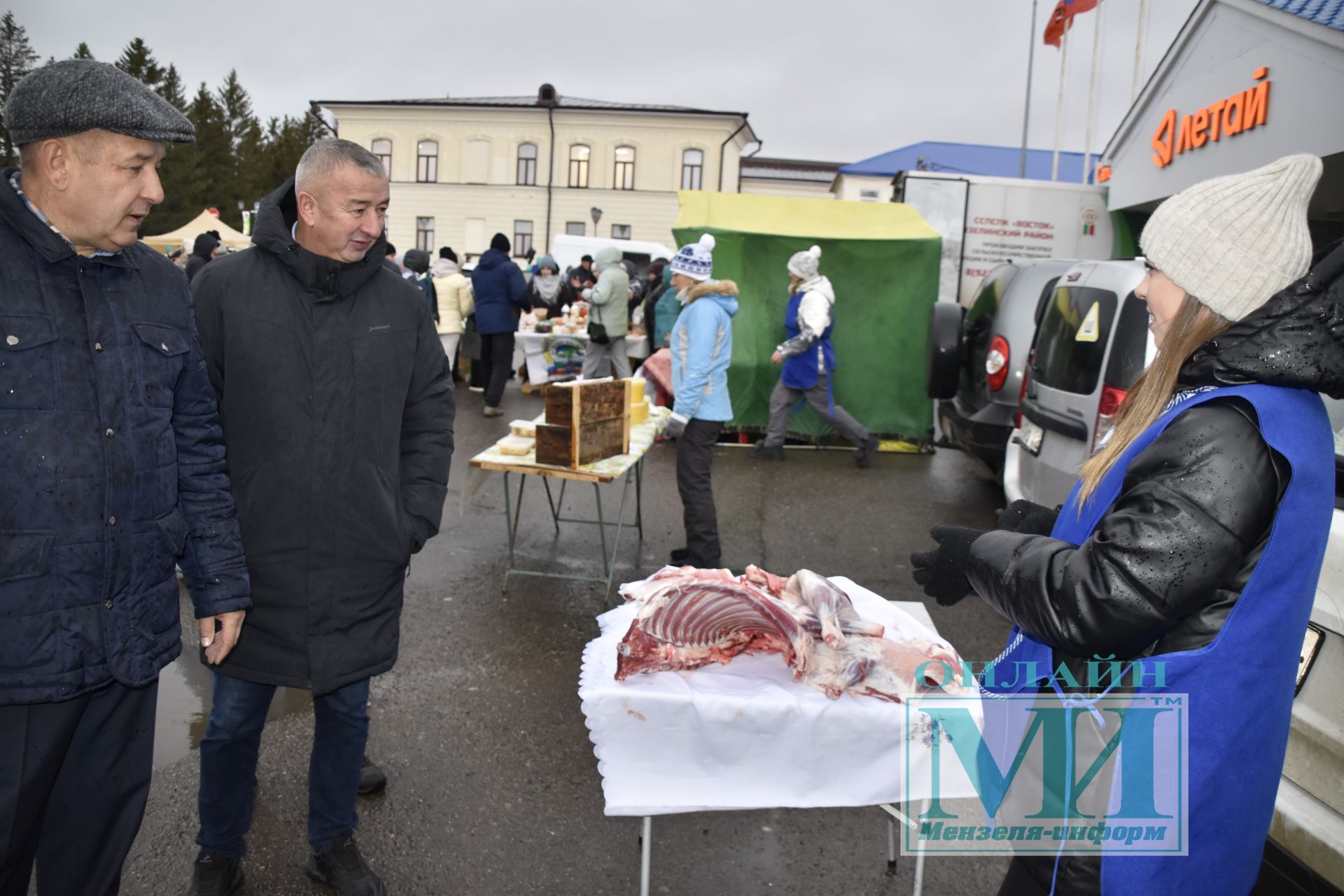 Мгновения праздничной ярмарки в Мензелинске