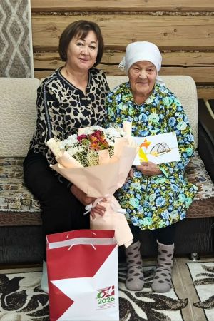 Жительница Мензелинска Эндже Шайхутдинова отмечает 96-летие