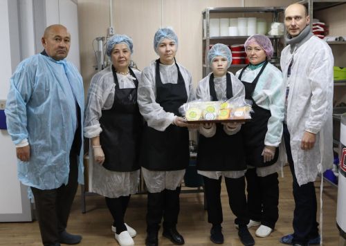 В Мензелинской школе-интернат собрали гуманитарную помощь участникам СВО