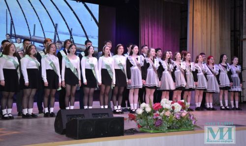 Абитуриенты могут подавать заявления сразу в 5 вузов на 5 специальностей