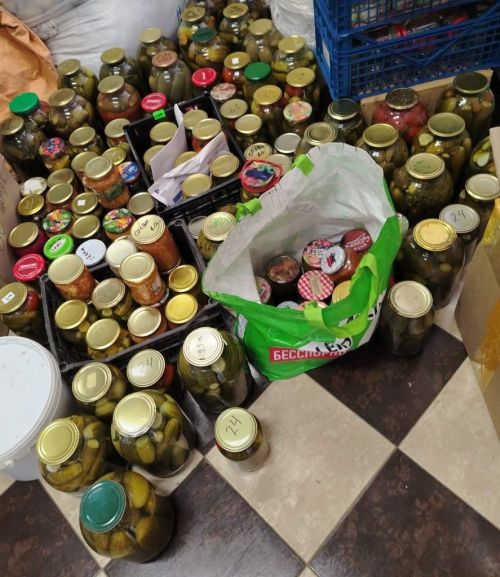Жители Кузембетьева отправили проходящим лечение в госпитале гостинцы