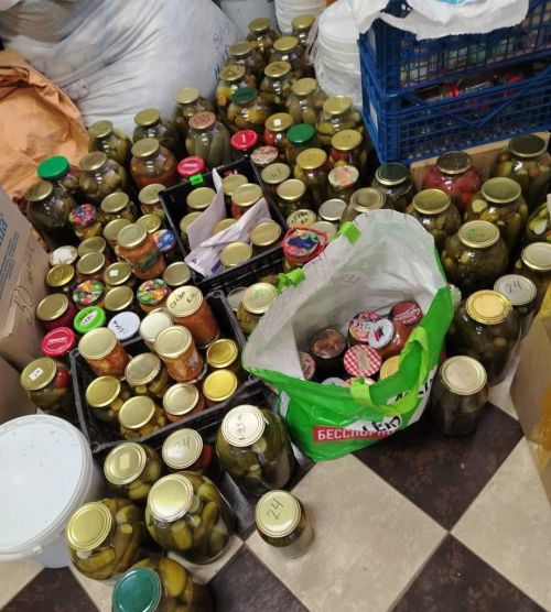 Жители Кузембетьева отправили проходящим лечение в госпитале гостинцы