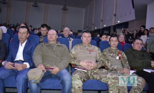 В память о сыне и во славу живых: в Мензелинском районе вручили боевые награды героям СВО