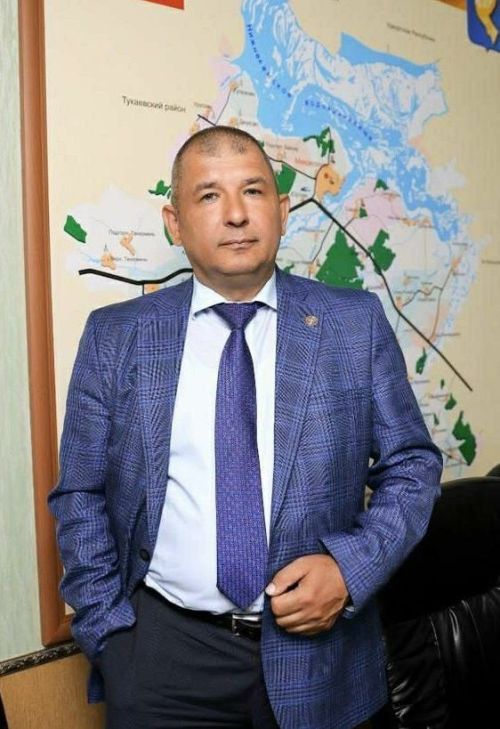 Поздравление главы Мензелинского района Айдара Салахова с Международным женским днем