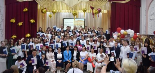 90 студентов и 17 школьников получили дипломы и аттестаты в Мензелинском педагогическом колледже