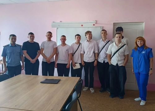 Студенты Мензелинского сельхозтехникума проверили знания ПДД на конкурсе