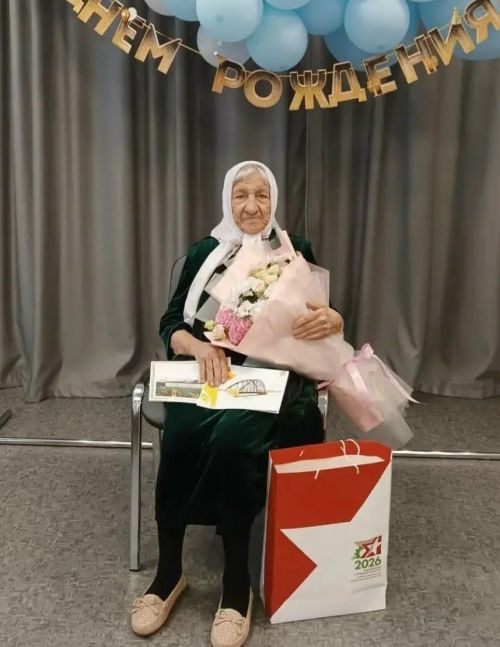 Жительница Мензелинска, труженица тыла Мария Марамытова отметила свой 94-й день рождения