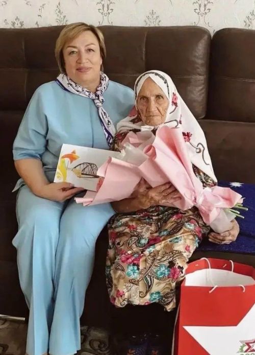 1 августта Минзәлә районында яшәүче тыл хезмәтчәне, хезмәт ветераны Фәния Фатыйховага 94 яшь тулды