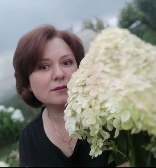 Семья Симановых из Мензелинска превратила свой сад в настоящее царство гортензий