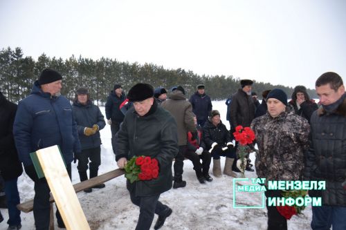 Дәвек авылында Минзәлә районының кыю улын соңгы юлга озаттылар