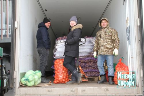 День народного единства в Мензелинске отметили ярмаркой и концертом на открытом воздухе