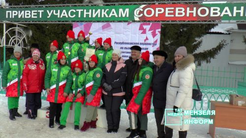 Жаркая борьба мензелинской команды на XI Республиканском первенстве по лыжным гонкам