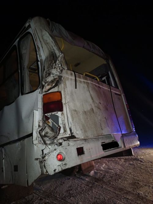 В Мензелинском районе на трассе М-7 столкнулись автобус и МЕRСЕDЕS