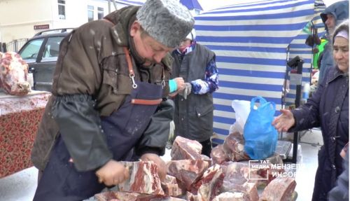 На очередной сельскохозяйственной ярмарке в Мензелинске блины были бесплатные