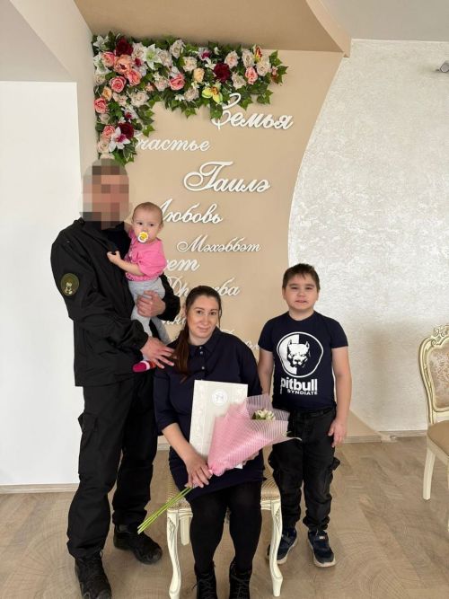 В Мензелинском районе мобилизованный, приехавший в отпуск, официально зарегистрировали свой брак