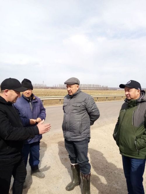 Глава Мензелинского района побывал в сельхозформированиях