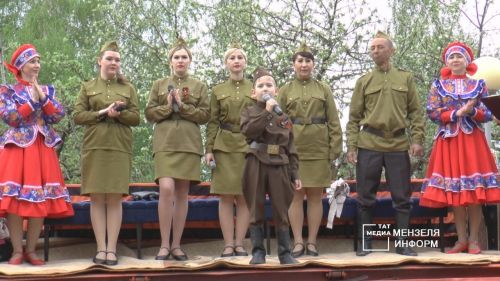 В Мензелинском доме-интернате прошел праздничный концерт агитбригады