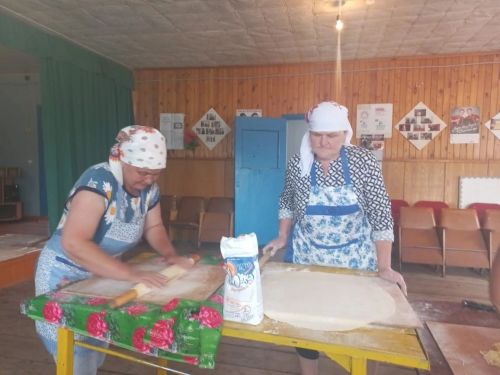 Умелые хозяйки Тегермянче заготовили лапшу  для участников специальной военной операции