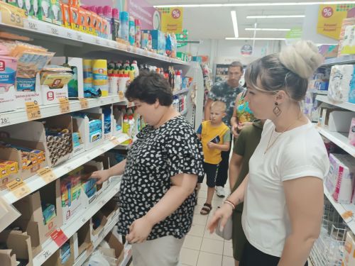 В Мензелинске группу дневного пребывания научили ориентироваться в магазине
