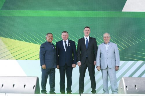 Насиму Давлетову вручили медаль