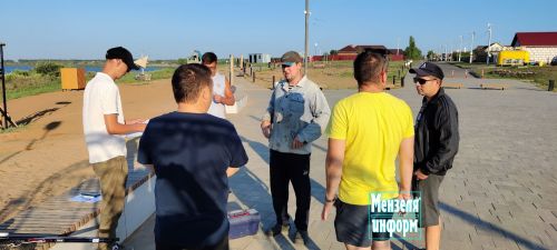 Подростки из поселка Новый показали мензелинским рыбакам мастер-класс