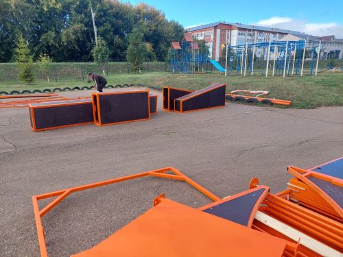В Мензелинске началось строительство скейт парка и памп трека
