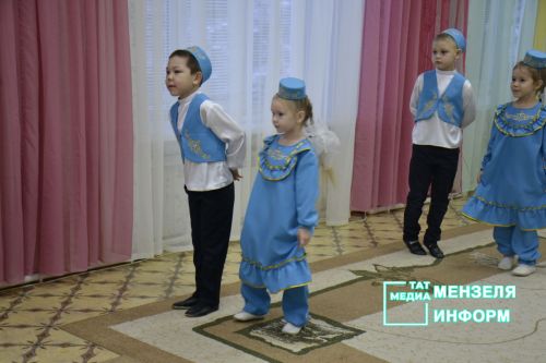 Мензелинские воспитатели душой болеют за родной язык