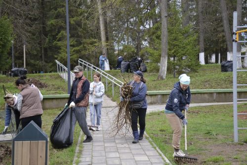 Минзәлә шәһәренең Ленин исемендәге паркында гомумшәһәр өмә оештырылды