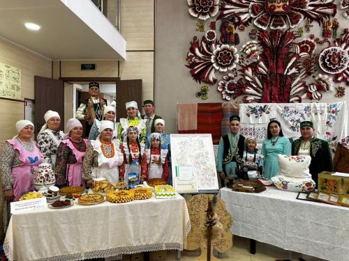 Камаловлар гаиләсе Менделеевскийда узган шәҗәрә фестивалендә катнашты